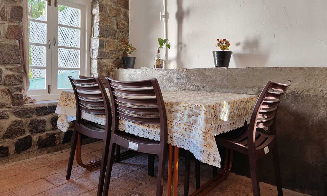 Tipperary Bamboo Villa - Dining Area