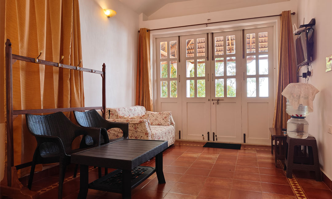 Tipperary Cloud Nine - Bedroom - 1 - Sofa Area