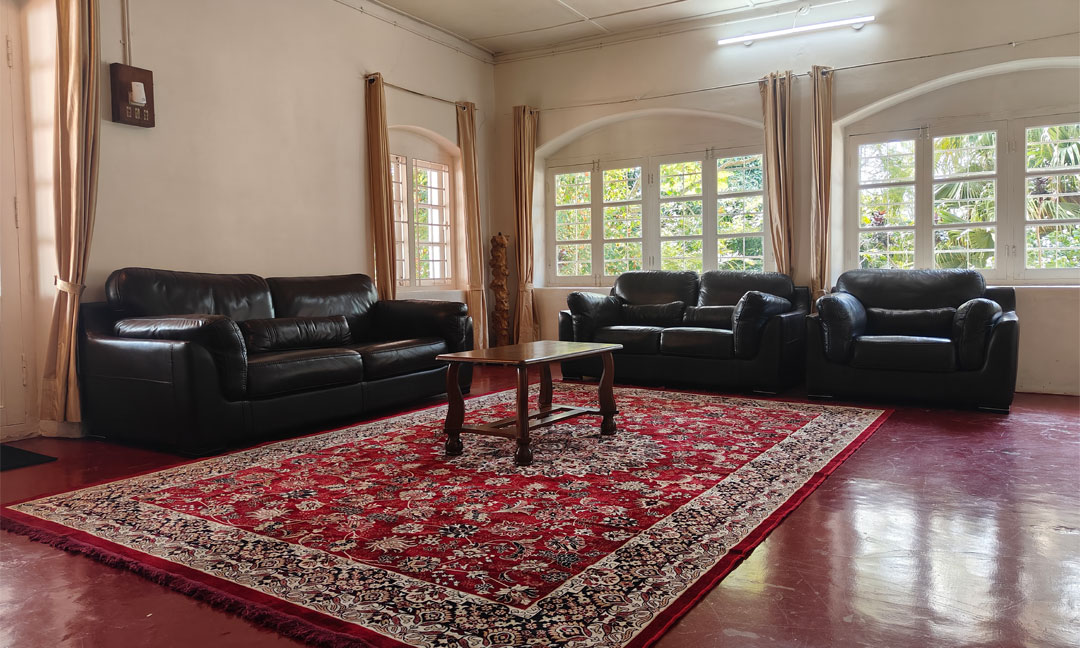 Tipperary Colonial Bungalow - Living Area in Bedroom - 1