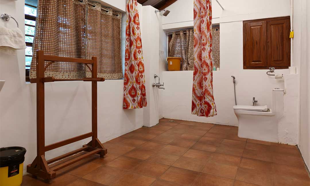 Tipperary Cottage - Attached Bathroom Facility for Room - 1 Guests