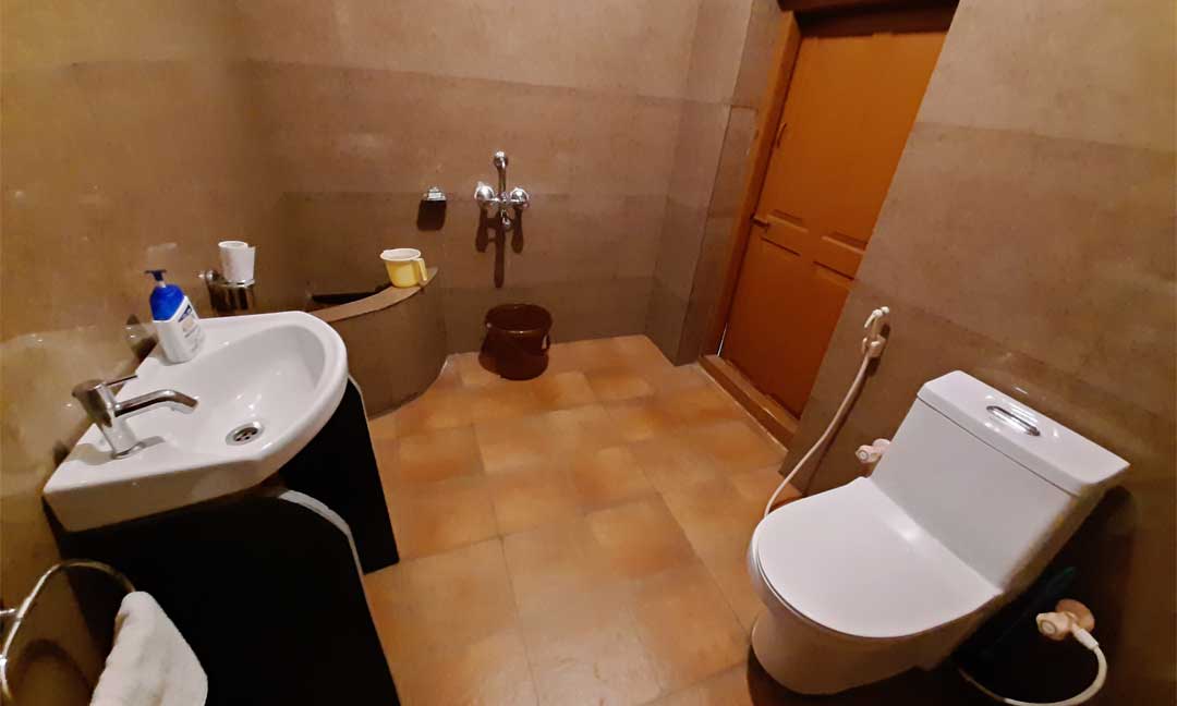 Tipperary Cottage - Attached Bathroom Facility for Room - 2 Guests