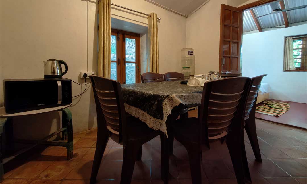 Tipperary Cottage - Indoor Dining Area