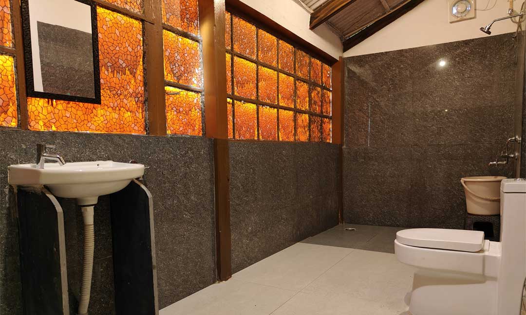 Tipperary Garden Villa - Bathroom - 1