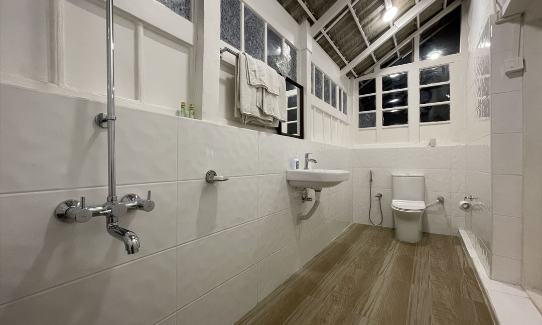 Tipperary Garden Villa - Bathroom - 2