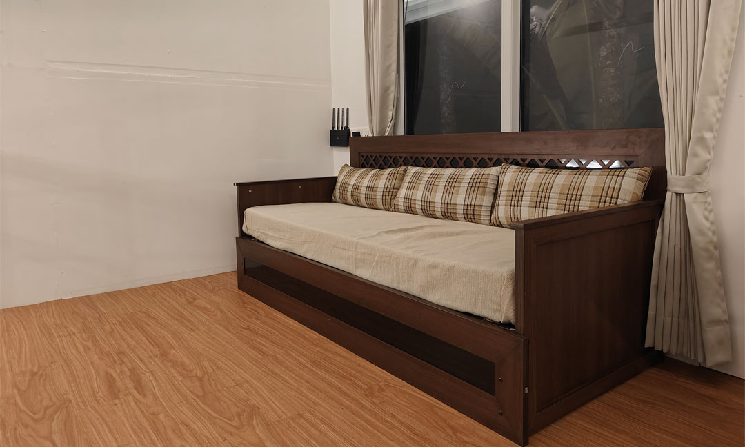 Tipperary Sunset Cabin - Indoor Furniture