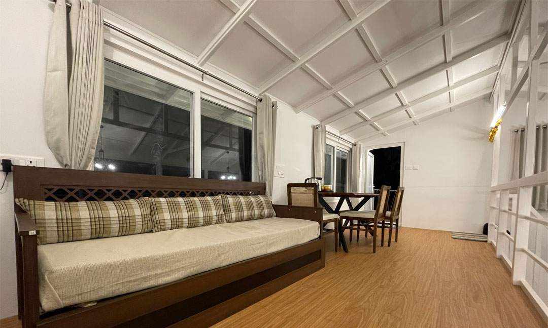 Tipperary Sunset Cabin - Upper Deck - Living Area