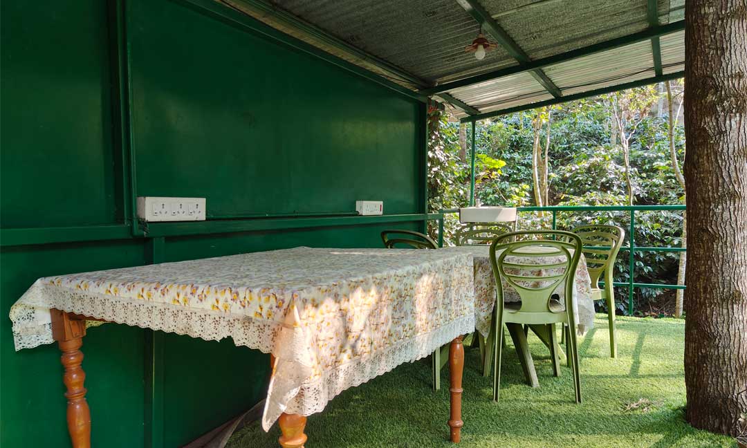 Tipperary Treehouse - Outdoor Dining Area