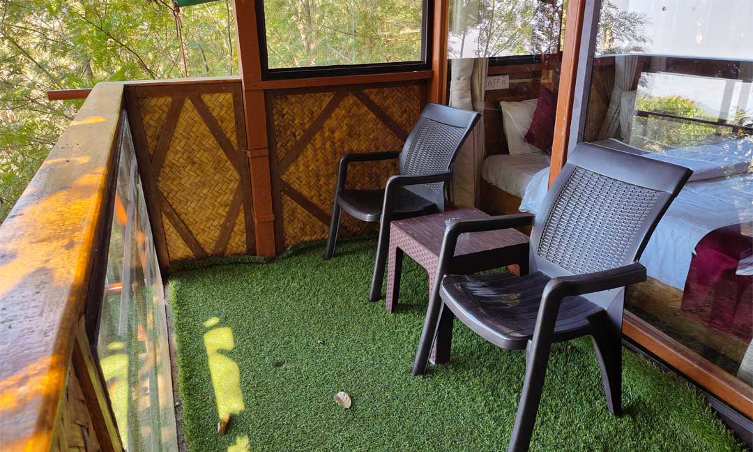Tipperary Treehouse - Balcony with Valley View