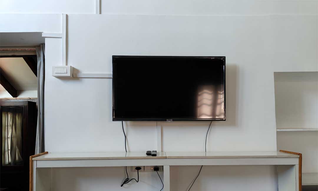 Tipperary Wilderness Cabin - TV