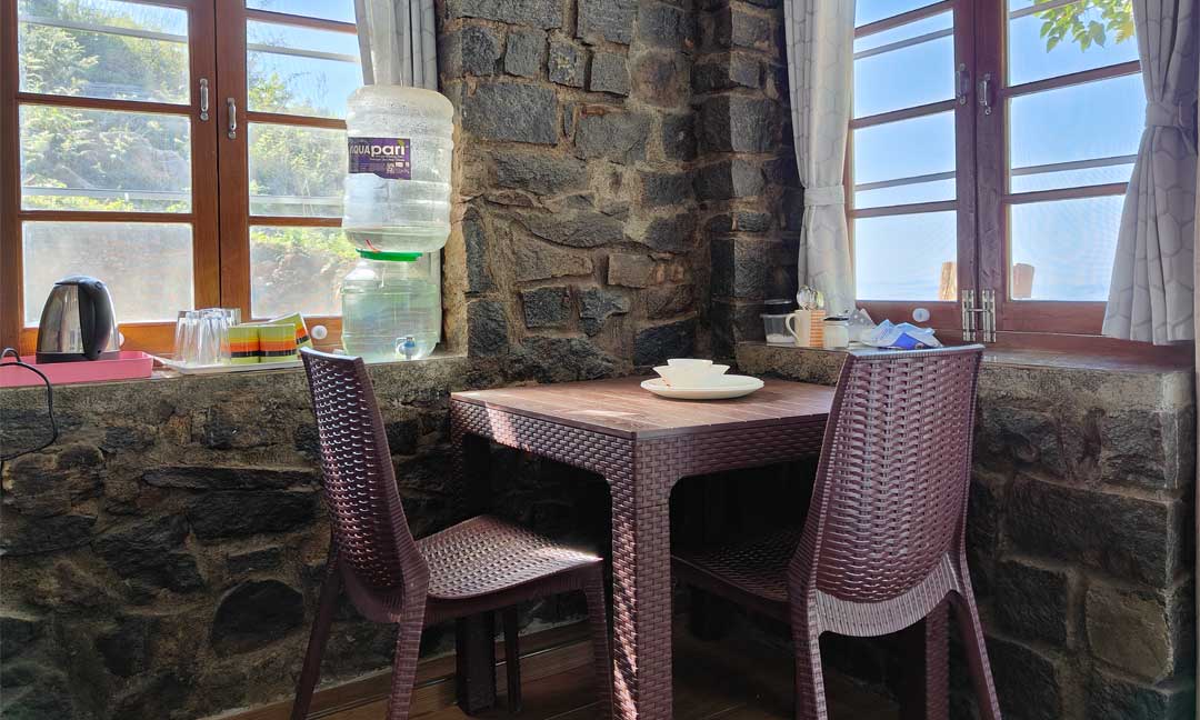 Tipperary Wilderness Cabin - Dining Area